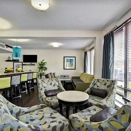 Wingate By Wyndham Charleston Coliseum Hotel Норт Чарлстън Интериор снимка
