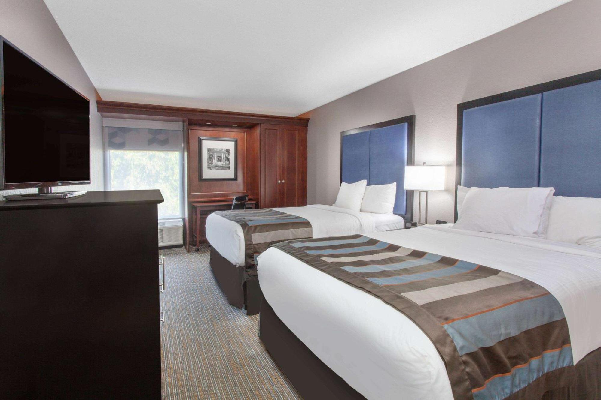 Wingate By Wyndham Charleston Coliseum Hotel Норт Чарлстън Екстериор снимка