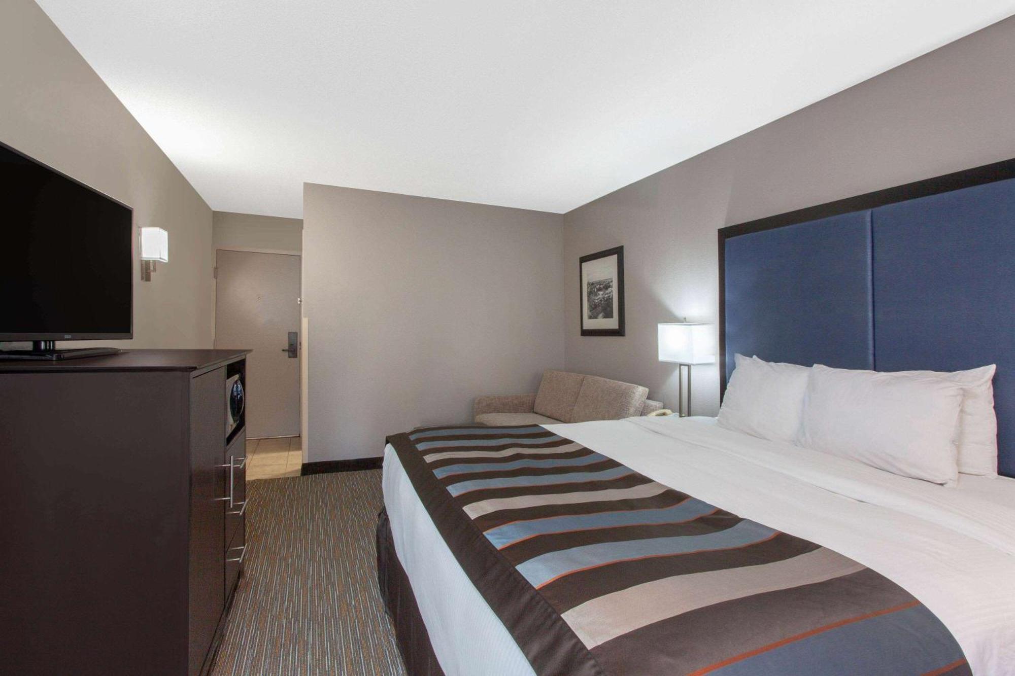 Wingate By Wyndham Charleston Coliseum Hotel Норт Чарлстън Екстериор снимка
