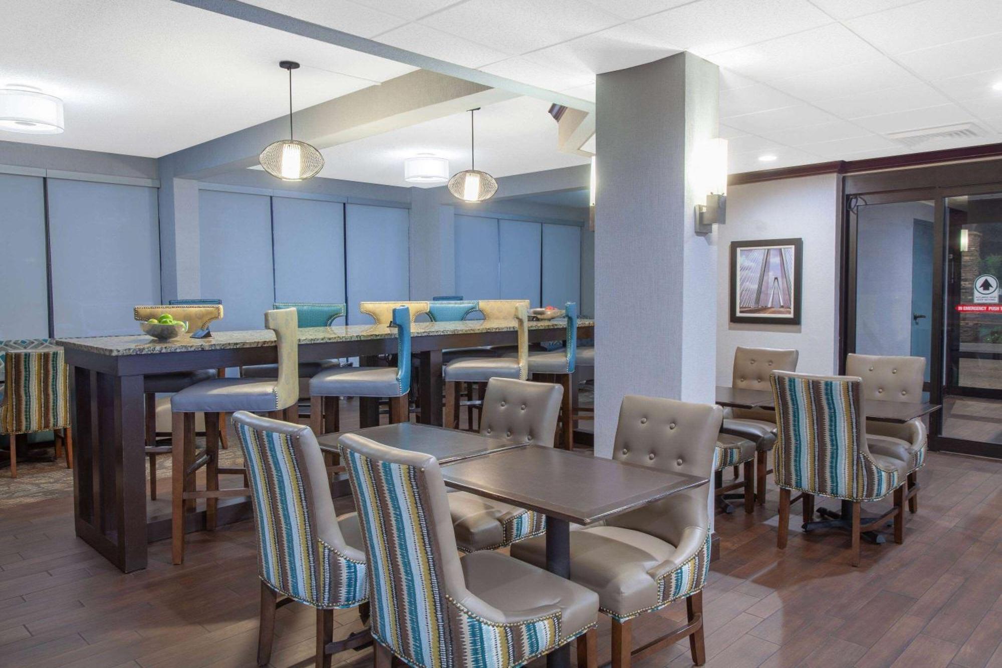 Wingate By Wyndham Charleston Coliseum Hotel Норт Чарлстън Екстериор снимка