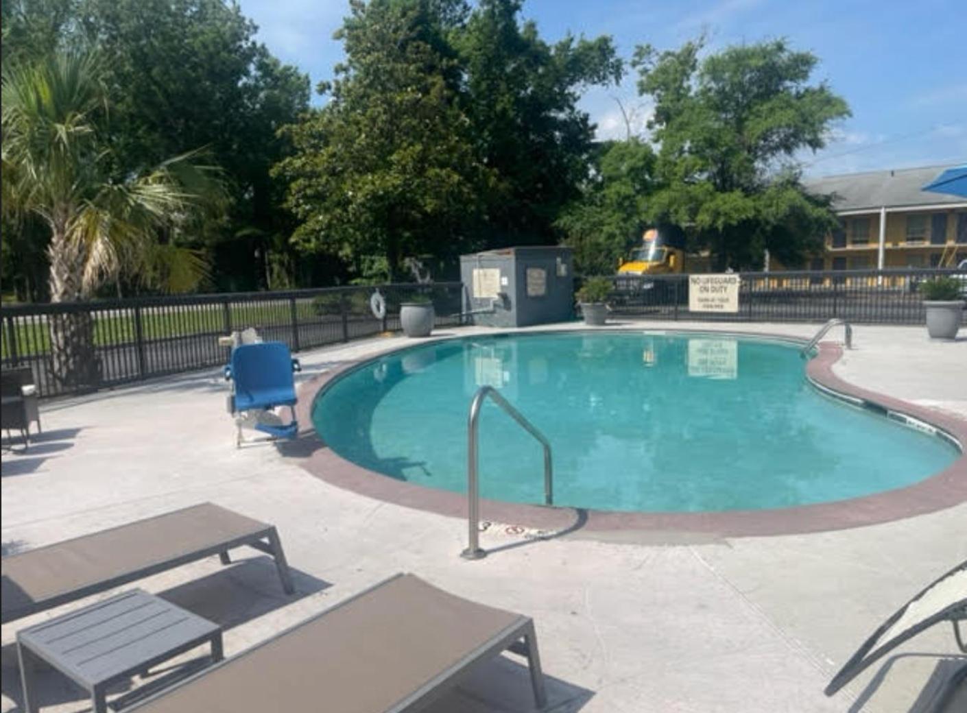 Wingate By Wyndham Charleston Coliseum Hotel Норт Чарлстън Екстериор снимка