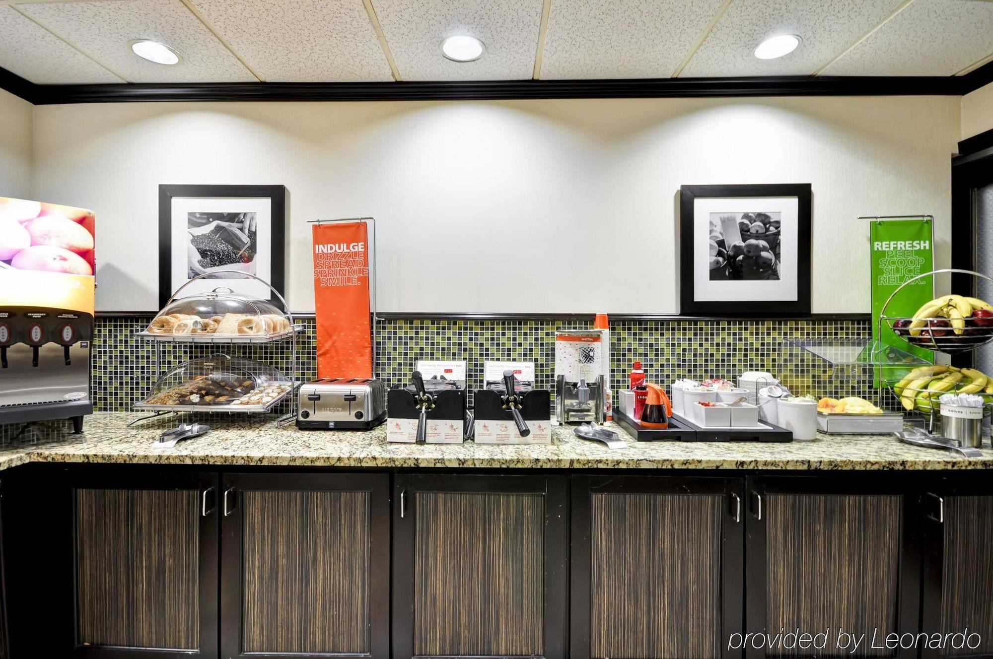 Wingate By Wyndham Charleston Coliseum Hotel Норт Чарлстън Екстериор снимка