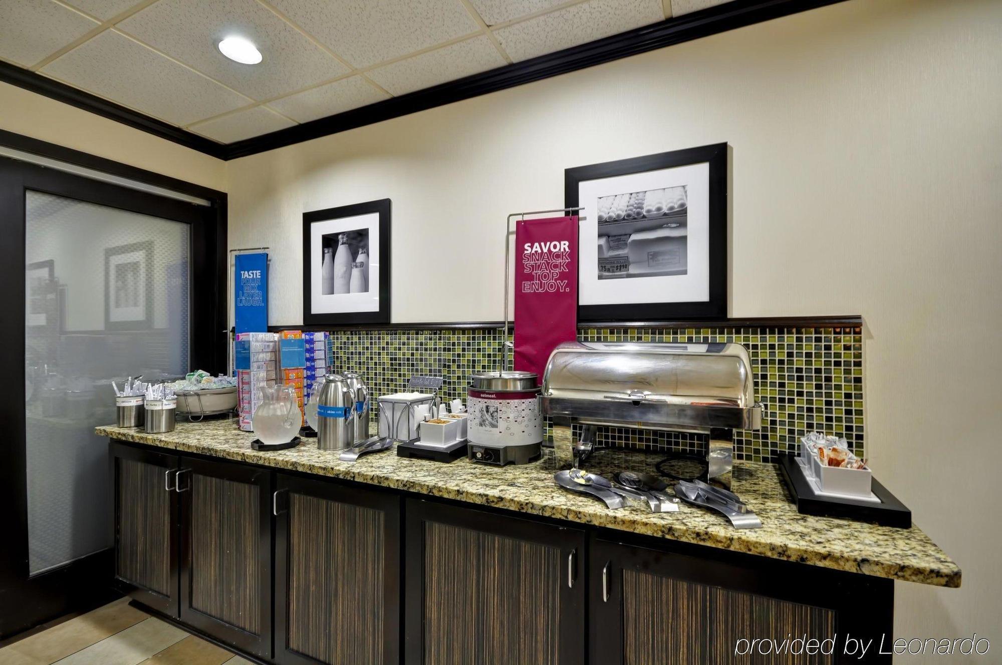 Wingate By Wyndham Charleston Coliseum Hotel Норт Чарлстън Екстериор снимка