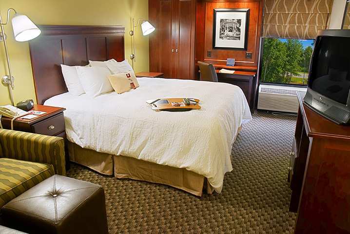 Wingate By Wyndham Charleston Coliseum Hotel Норт Чарлстън Екстериор снимка