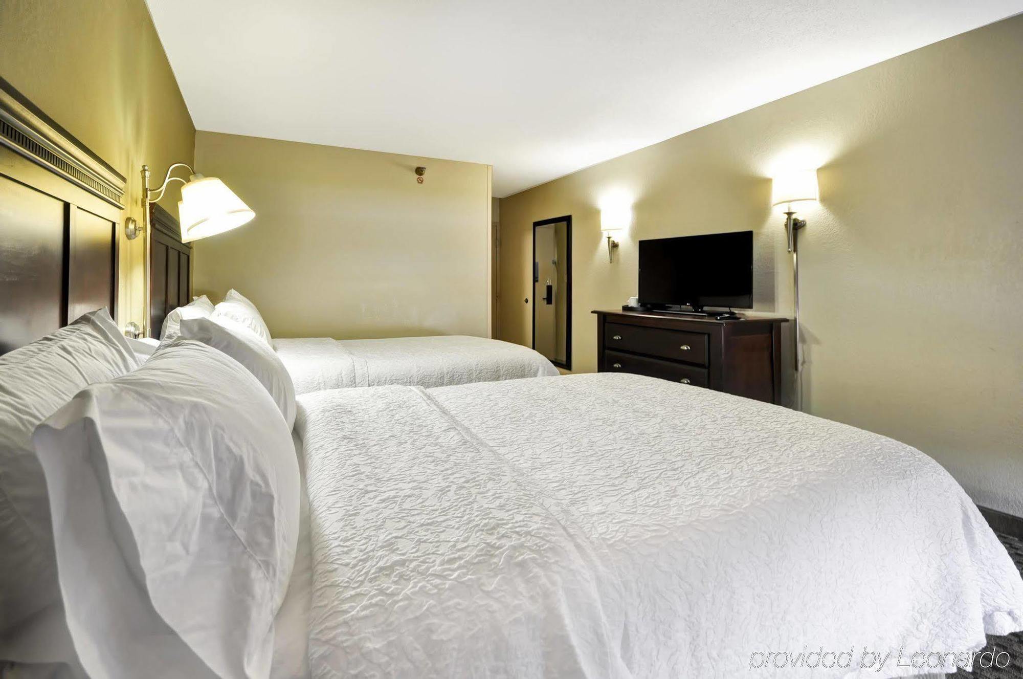 Wingate By Wyndham Charleston Coliseum Hotel Норт Чарлстън Екстериор снимка