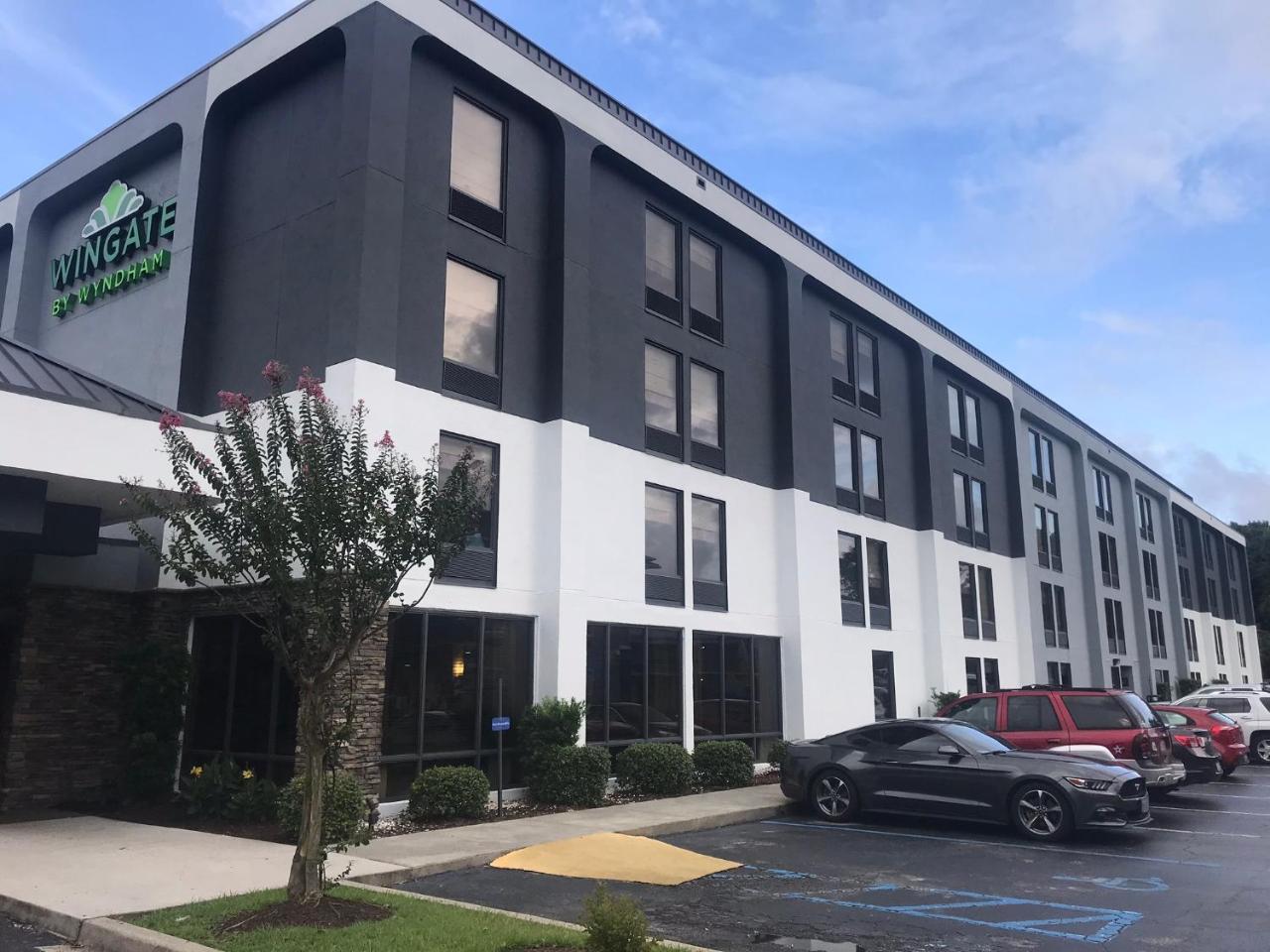 Wingate By Wyndham Charleston Coliseum Hotel Норт Чарлстън Екстериор снимка