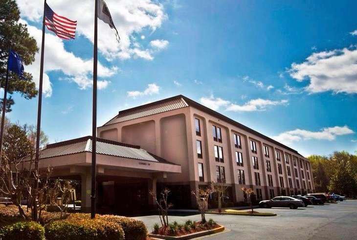 Wingate By Wyndham Charleston Coliseum Hotel Норт Чарлстън Екстериор снимка