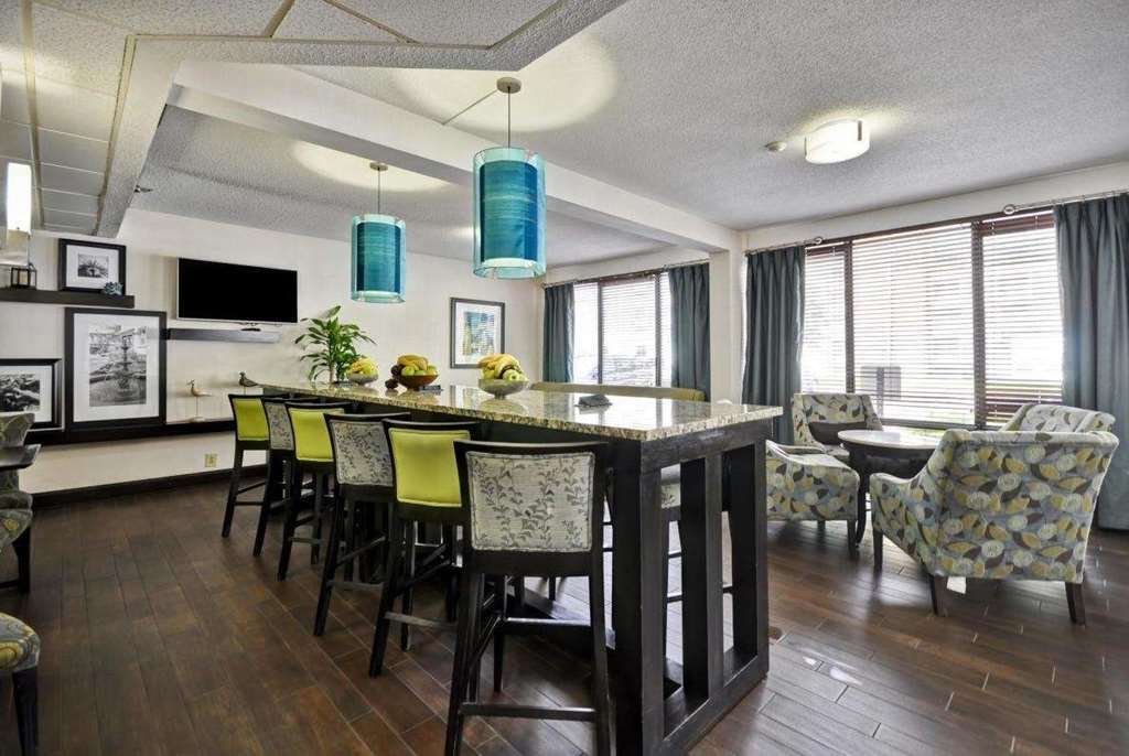 Wingate By Wyndham Charleston Coliseum Hotel Норт Чарлстън Интериор снимка